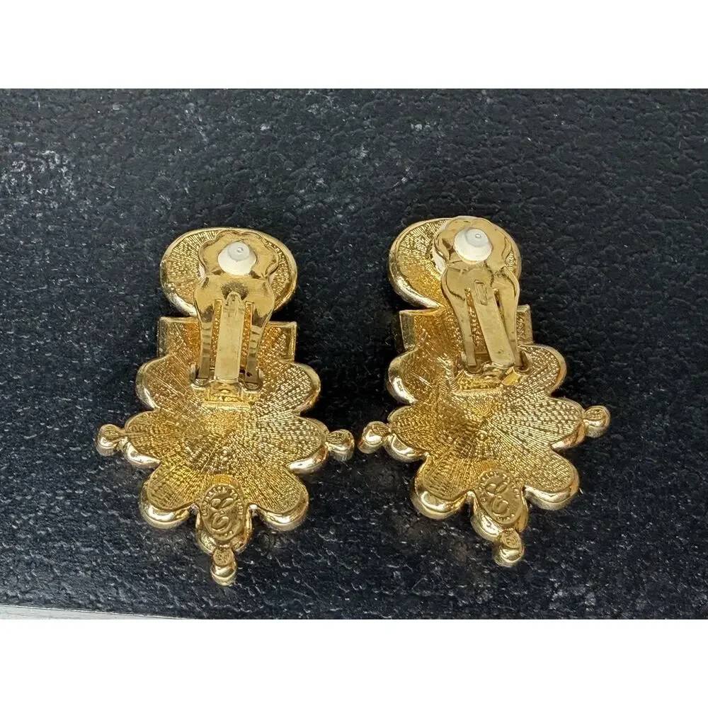 Elizabeth Taylor Avon Coral Cabochon Rhinestone Baroque Clip Earrings Vintage